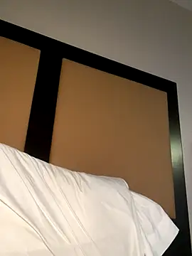 QUEENCALIMOD online show from 10.28.25