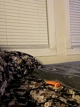 QUEENCALIMOD online show from 11.18.25