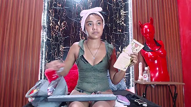 Snapshot of MadelinPaterson chatting on 01.17.26 MadelinPaterson online show from 01.17.26