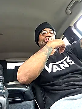 Snapshot of Justahungdad chatting on 09.23.25 Justahungdad online show from 09.23.25