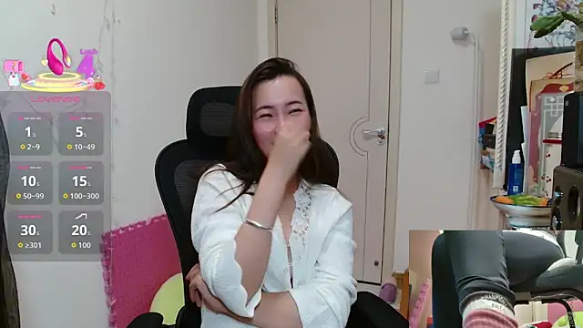 sallycui online show from 11.06.25