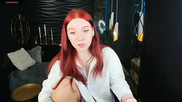 Snapshot of Layla_Glam chatting on 04.26.26 Layla Glam online show from 04.26.26