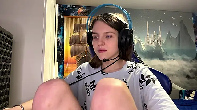 Elira Breeze online show from 03.04.26