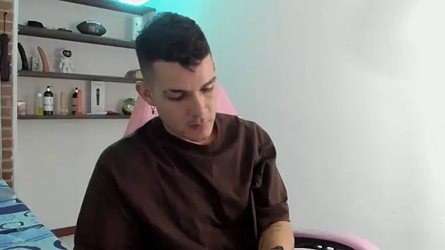 BooyHott  online show from 12.22.25