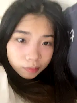 Snapshot of -Tania- chatting on 10.31.25 -Tania- online show from 10.31.25