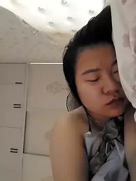 Snapshot of emiu_xinh03 chatting on 09.23.25 emiu xinh03 online show from 09.23.25