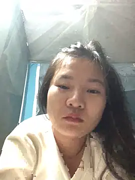 Snapshot of emiu_xinh03 chatting on 10.26.25 emiu xinh03 online show from 10.26.25