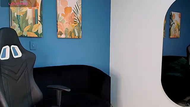 Snapshot of Johanna_Angel_ chatting on 10.10.25 Johanna Angel online show from 10.10.25