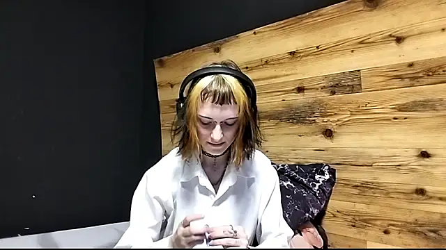 Snapshot of JenaeRadloff chatting on 09.26.25 JenaeRadloff online show from 09.26.25