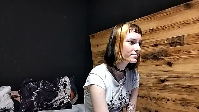 Snapshot of JenaeRadloff chatting on 10.07.25 JenaeRadloff online show from 10.07.25