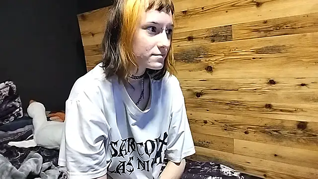 Snapshot of JenaeRadloff chatting on 10.14.25 JenaeRadloff online show from 10.14.25