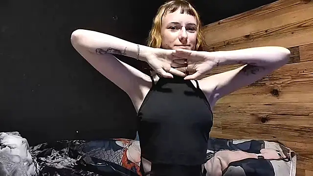 Snapshot of JenaeRadloff chatting on 10.20.25 JenaeRadloff online show from 10.20.25