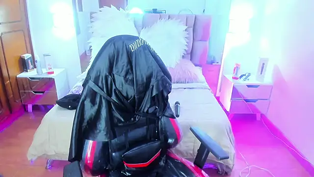 Gyal 8  online show from 02.11.26