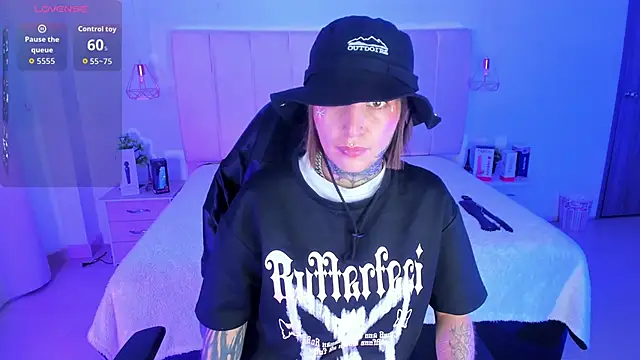 Gyal 8  online show from 02.25.26