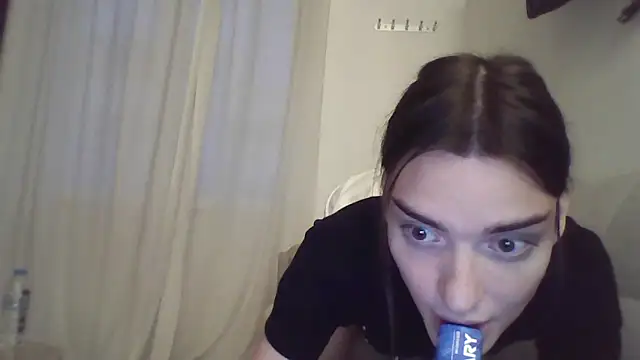Snapshot of Luna_Samosienko chatting on 09.26.25 Luna Samosienko online show from 09.26.25