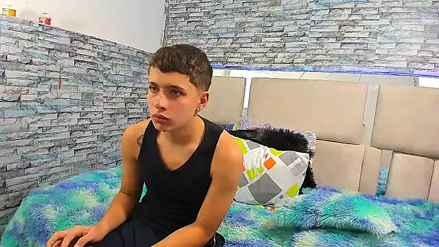 Julian wolf18 online show from 10.10.25