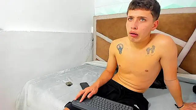 Julian wolf18 online show from 11.08.25