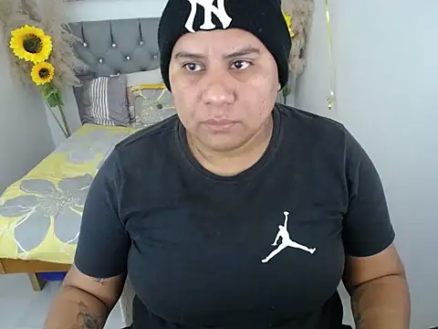 hotlesby valery online show from 10.31.25