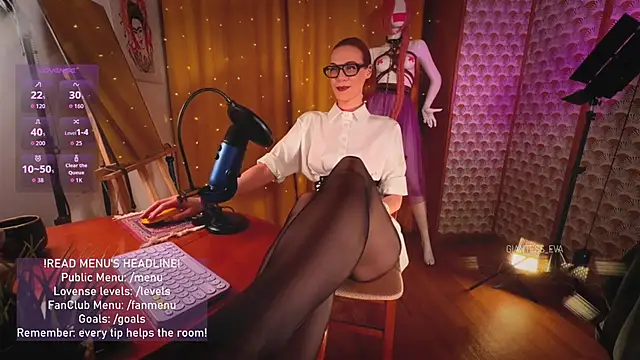 Snapshot of Giantess_Eva chatting on 05.15.26 Giantess Eva online show from 05.15.26
