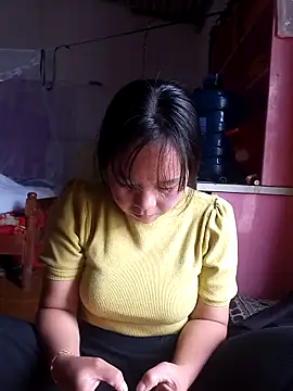 Snapshot of cunconcute chatting on 10.21.25 cunconcute online show from 10.21.25