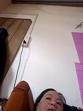 Snapshot of cunconcute chatting on 11.15.25 cunconcute online show from 11.15.25