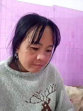 Snapshot of cunconcute chatting on 12.02.25 cunconcute online show from 12.02.25