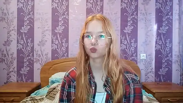 Snapshot of Lutangogansit chatting on 09.30.25 Lutangogansit online show from 09.30.25