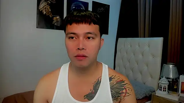 Snapshot of wildesthotasian chatting on 09.19.25 wildesthotasian online show from 09.19.25