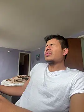 Snapshot of AnotherJuan_ chatting on 10.03.25 AnotherJuan online show from 10.03.25