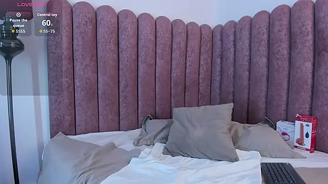 VanessaParis   online show from 10.07.25