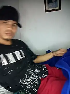 Snapshot of curvahot chatting on 09.20.25 curvahot online show from 09.20.25