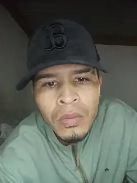 Snapshot of curvahot chatting on 03.25.26 curvahot online show from 03.25.26