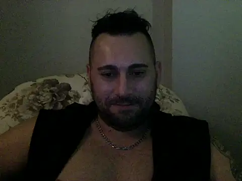 Snapshot of izlebeni_ chatting on 11.16.25 izlebeni online show from 11.16.25