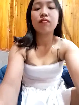 Snapshot of Suzuki_see chatting on 10.23.25 Suzuki see online show from 10.23.25