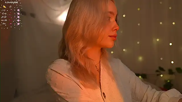 Snapshot of mother__of__dragons chatting on 09.22.25 mother of dragons online show from 09.22.25