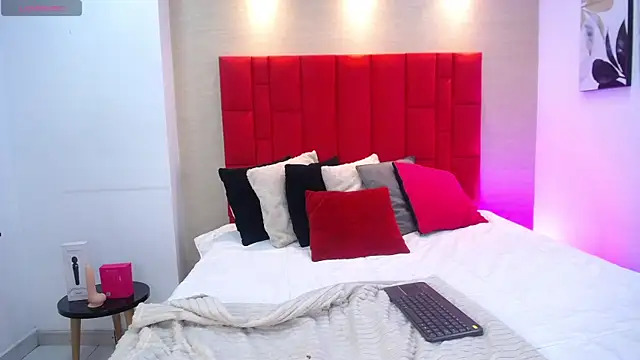 EmilyCley online show from 04.16.26