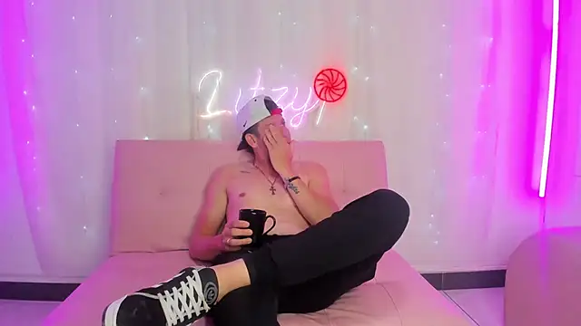 Pink1  online show from 10.08.25