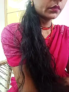 Snapshot of NainaKapoor chatting on 10.18.25 NainaKapoor online show from 10.18.25