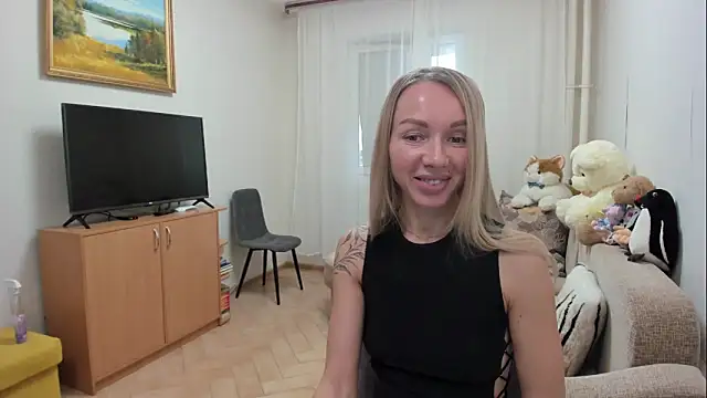 Snapshot of AlisiaCat chatting on 04.18.26 AlisiaCat online show from 04.18.26