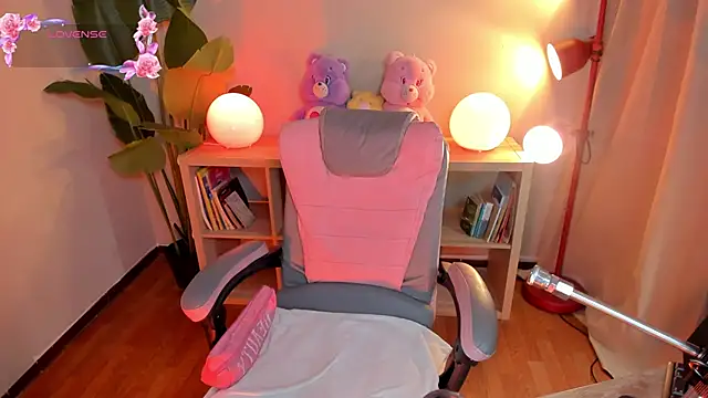 kehlannis  online show from 02.17.26