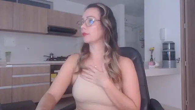 LovePaula online show from 03.15.26