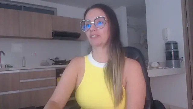 LovePaula online show from 06.08.26
