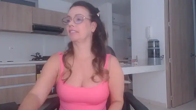 LovePaula online show from 06.21.26
