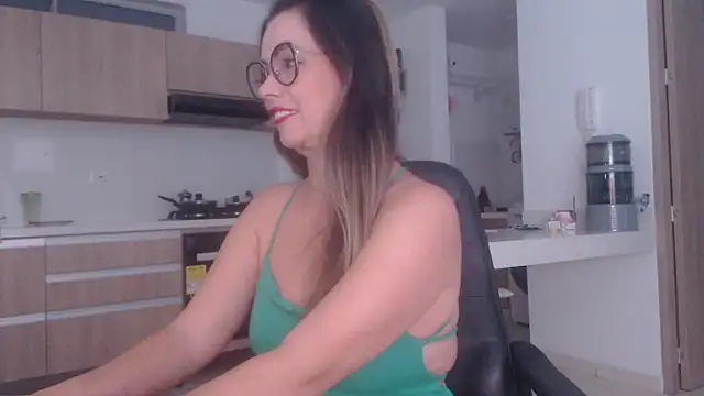 LovePaula online show from 06.29.26