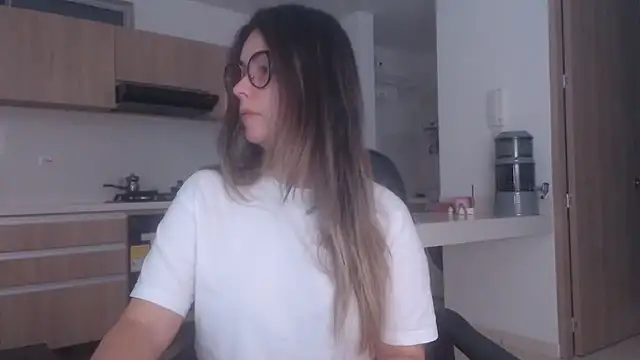 LovePaula online show from 07.19.26
