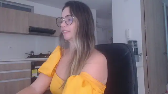 LovePaula online show from 07.25.26