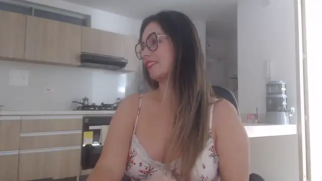LovePaula online show from 07.31.26
