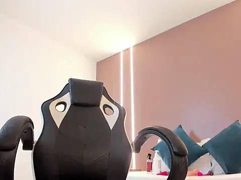 zoee zi online show from 03.14.26