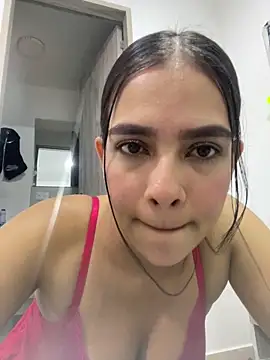 Snapshot of Valery_lux16 chatting on 02.14.26 Valery lux16 online show from 02.14.26