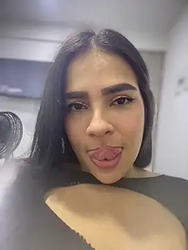 Snapshot of Valery_lux16 chatting on 04.22.26 Valery lux16 online show from 04.22.26